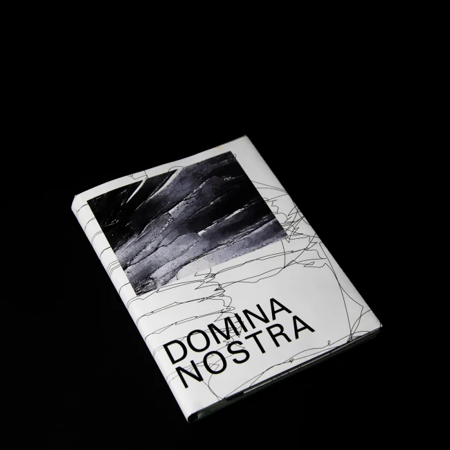 Domina Nostra - Libro chiuso