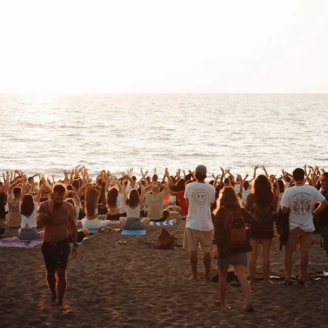 Meet Up Festival - tutti in spiaggia a fare yoga