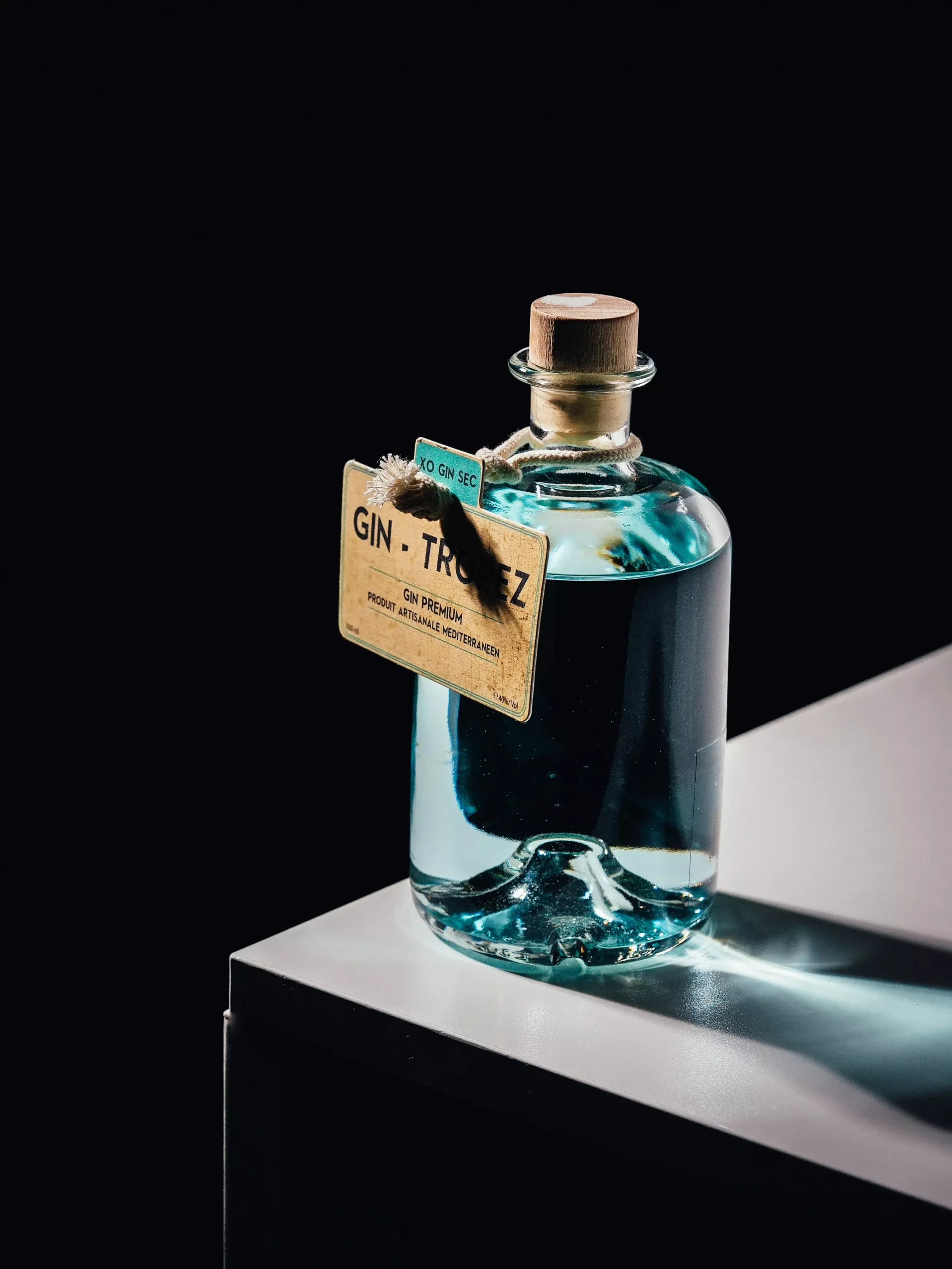 Cocktail And Wine - Bottiglia di Gin