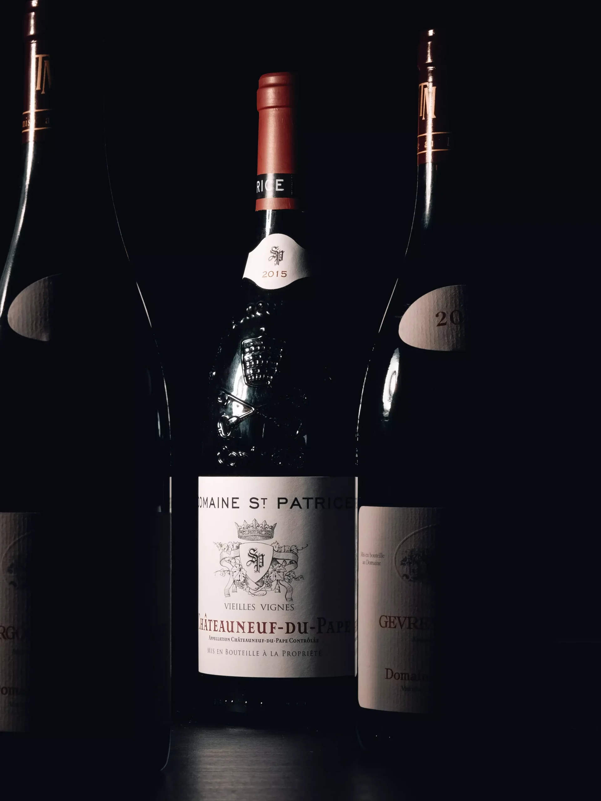 Cocktail And Wine - Diverse bottiglie di vino